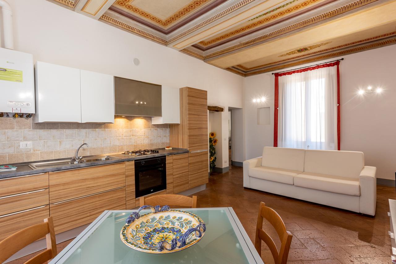 Il Borgo Di Terrensano Aparthotel Siena Bagian luar foto
