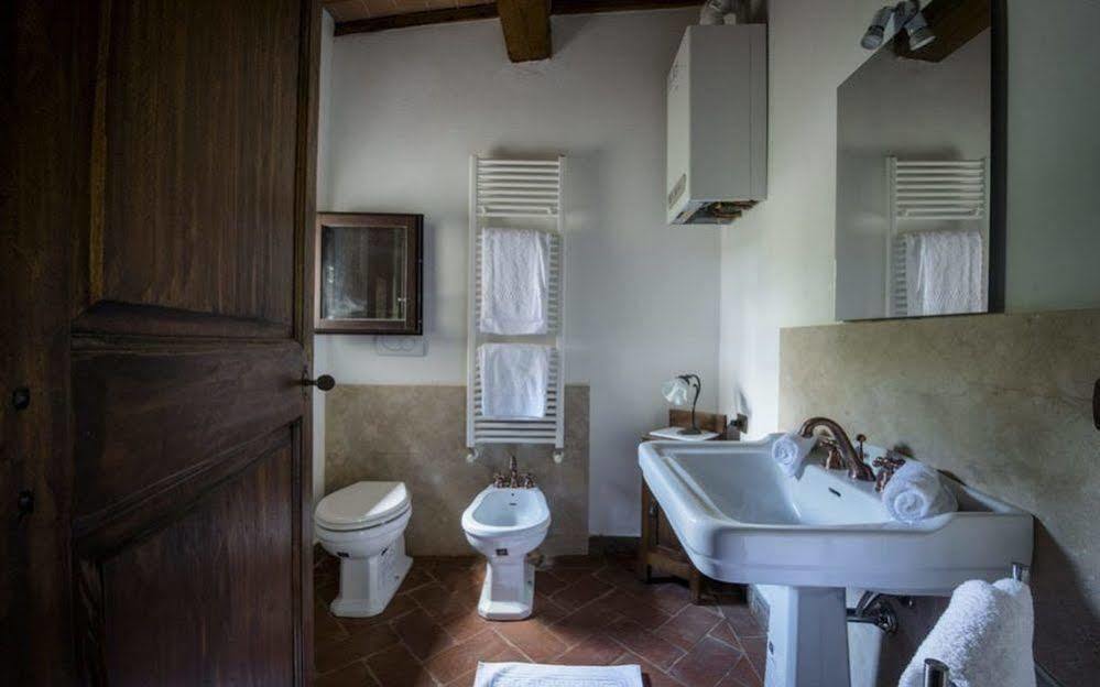 Il Borgo Di Terrensano Aparthotel Siena Bagian luar foto