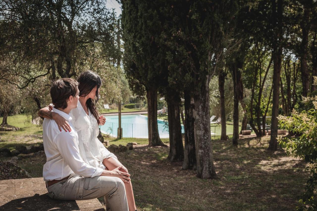 Il Borgo Di Terrensano Aparthotel Siena Bagian luar foto