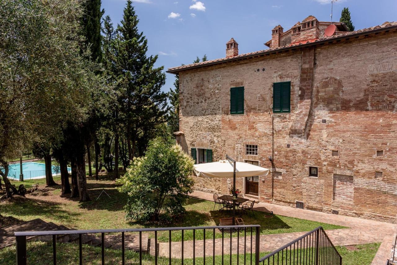 Il Borgo Di Terrensano Aparthotel Siena Bagian luar foto