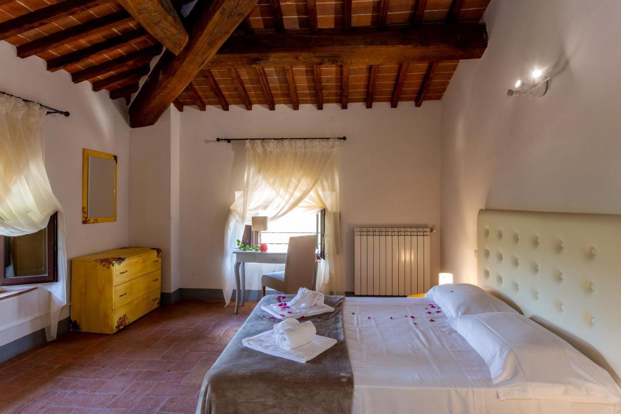 Il Borgo Di Terrensano Aparthotel Siena Bagian luar foto