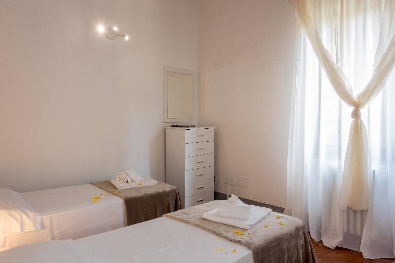 Il Borgo Di Terrensano Aparthotel Siena Bagian luar foto